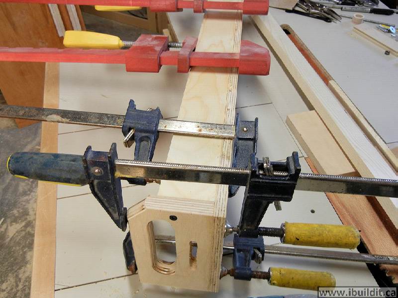 How To Make A Taper Jig For The Table Saw - IBUILDIT.CA